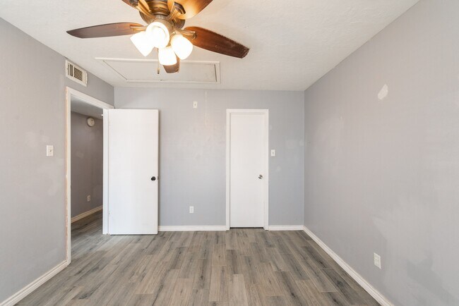 Building Photo - 3323 Silverside Dr