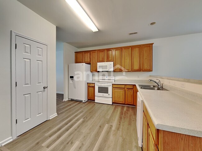 Building Photo - 5316 Silverbrook Dr