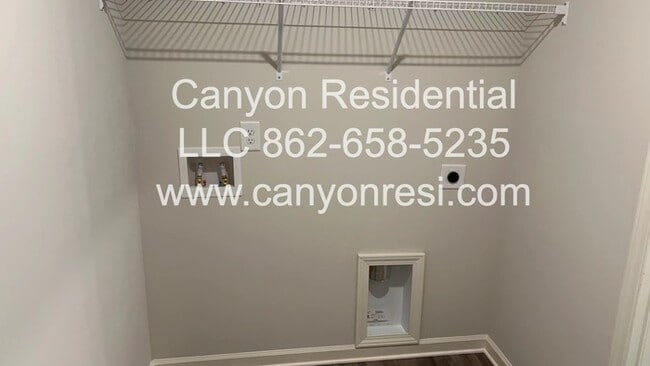 Building Photo - 559 Dayspring Dr