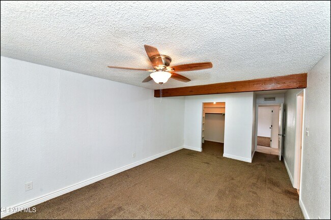 Building Photo - 10565 Murphy St