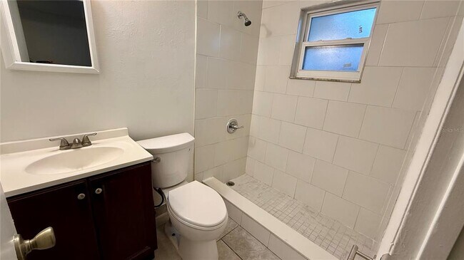 Building Photo - 911 W Orange St