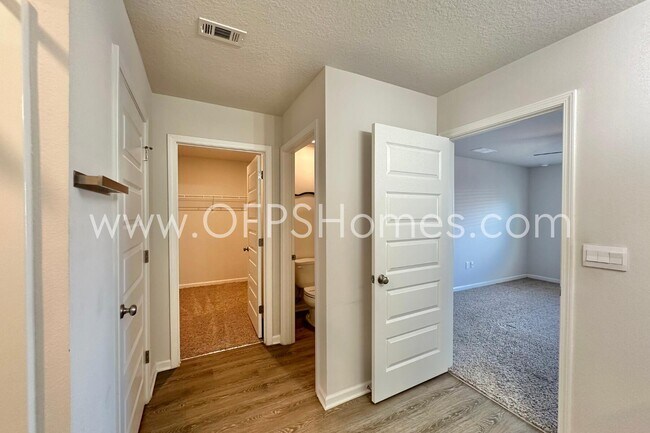 Building Photo - 2856 Patriot Ridge Dr