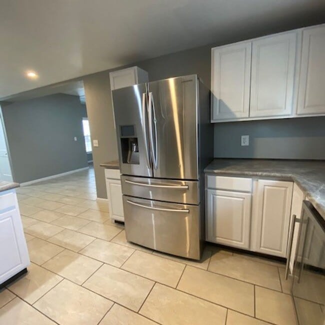 Building Photo - Amazing, Recently Renovated2 Bed 1 Bath Ho...