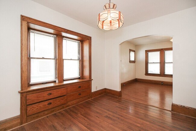 Building Photo - Upland Ave. 333