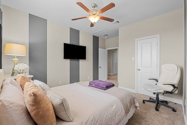 Building Photo - 416 Via Regatta Dr