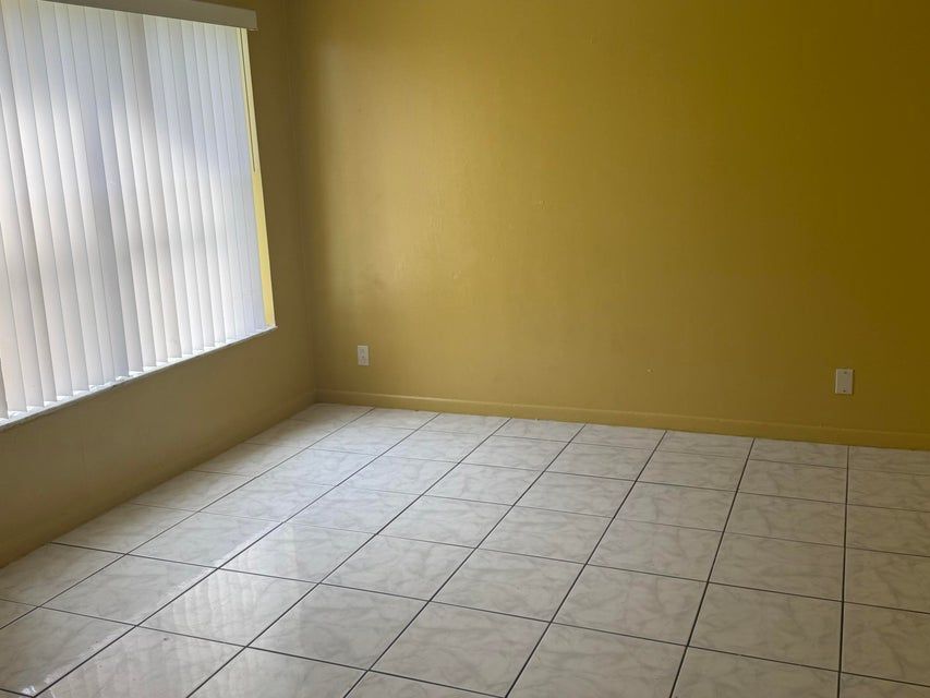 Building Photo - 2511 NW 56th Ave