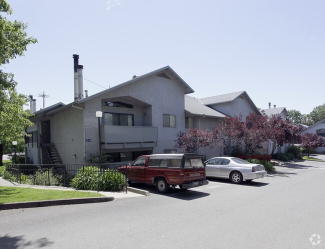 Building Photo - Hill Grove Creek Apartments