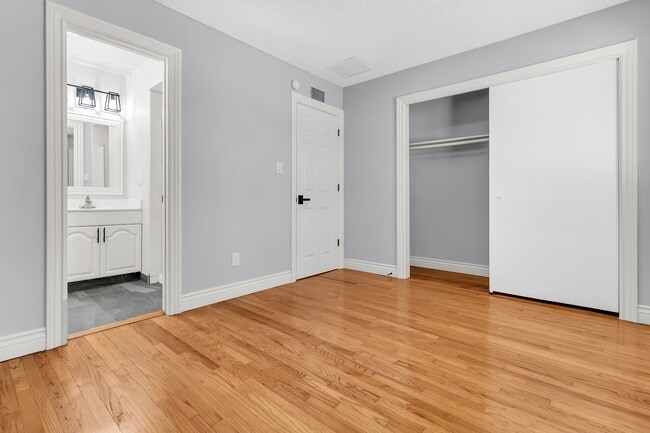 Building Photo - 14310 Ostend Dr