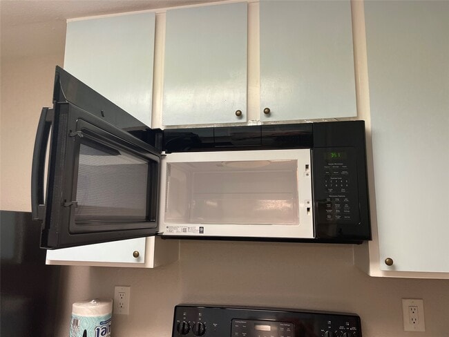 Building Photo - 7950 N Stadium Dr