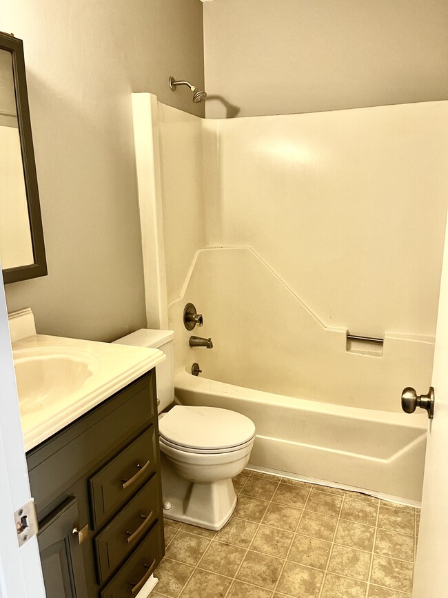 Building Photo - 1608 Windsong Ct