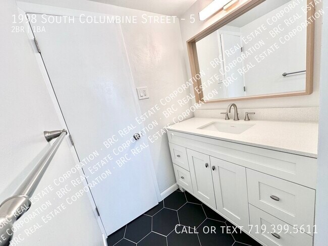 Building Photo - 1998 S Columbine St