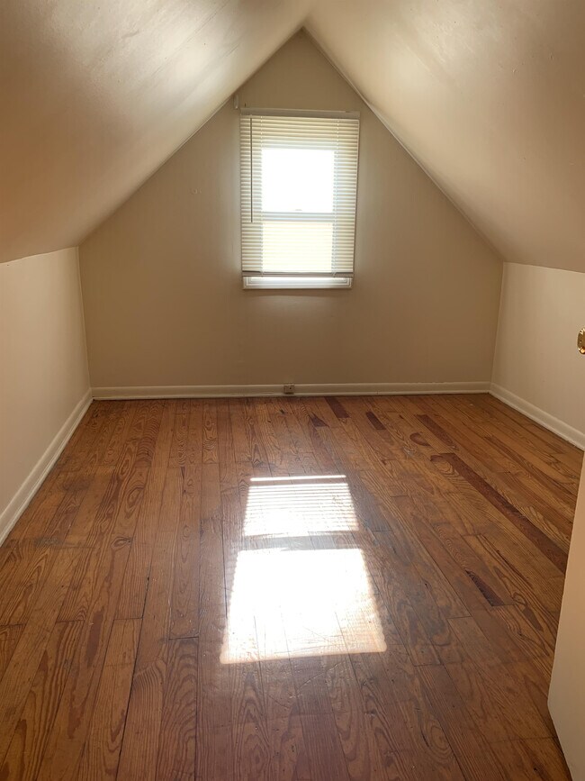 Building Photo - 500 S Lincoln St