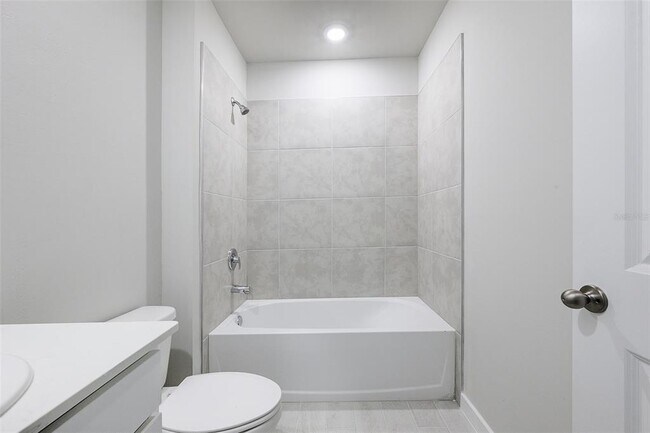 Building Photo - 25110 Alcazar Dr
