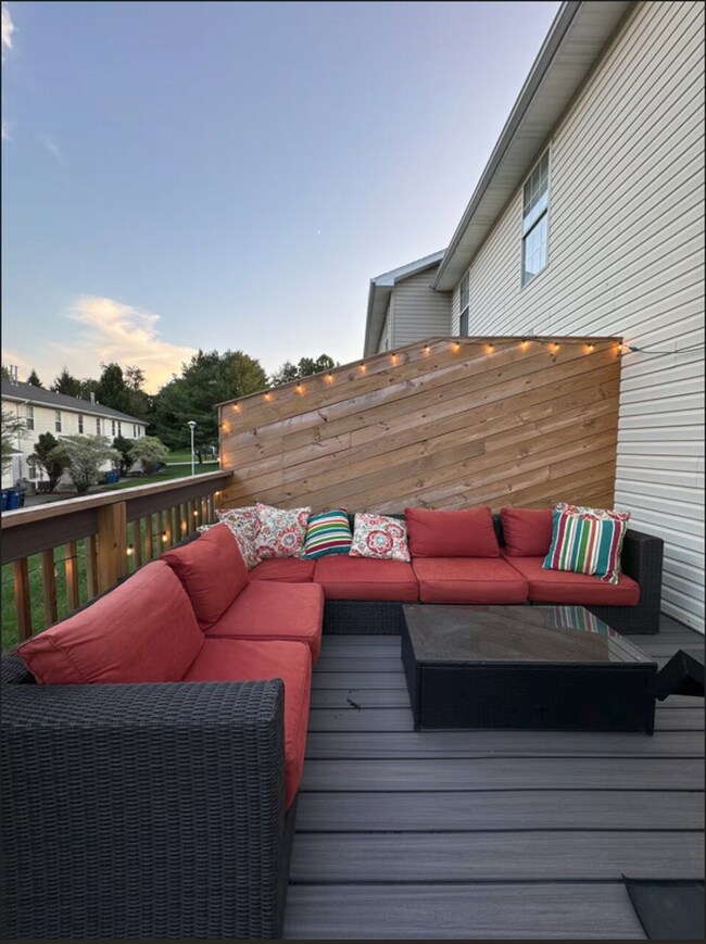 Building Photo - 3 Bedroom 3 Bathroom - Short Term Lease