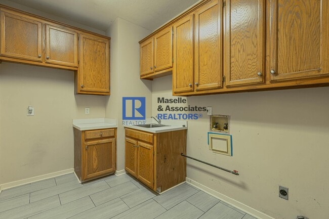 Building Photo - 4 Bed/2.5 Bath Home in Jackson in Heatherton
