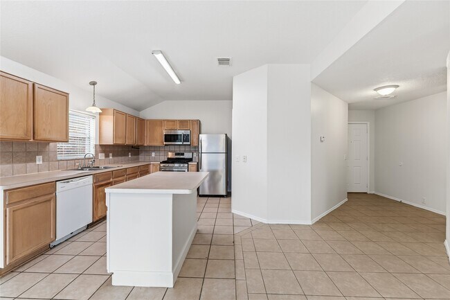 Building Photo - 21219 Somerset Park Ln