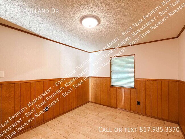 Building Photo - 3708 Holland Dr