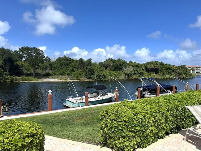 Building Photo - 1629 Riverview Rd