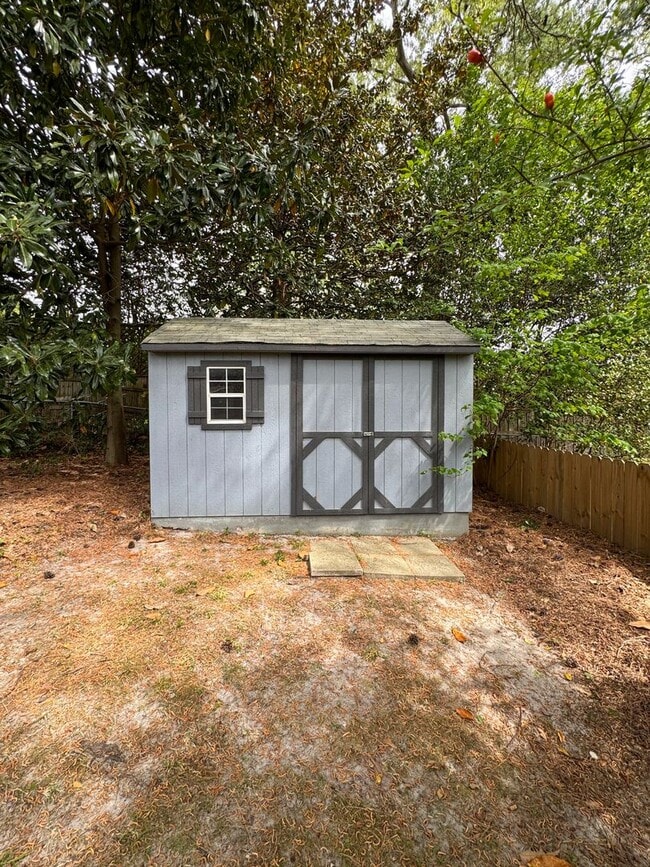 Building Photo - Charming 3 Bed 2 Bath Fayetteville Home