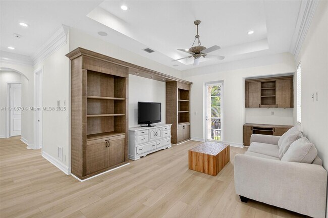 Building Photo - 9597 Bridgebrook Dr