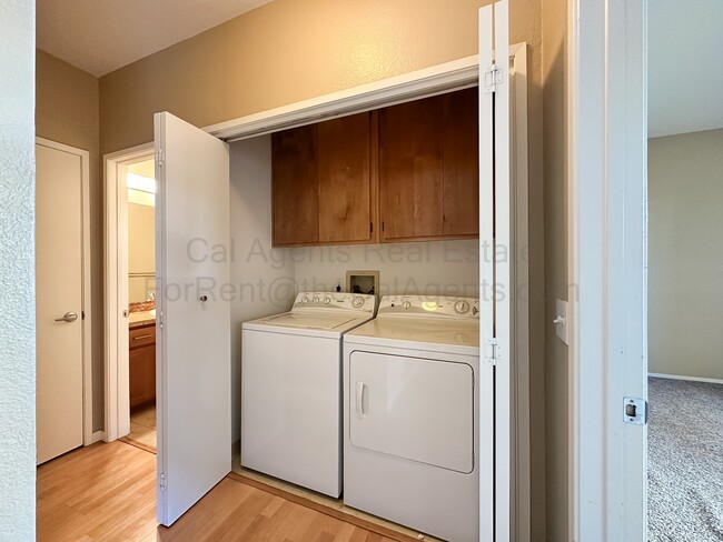 Building Photo - 13 Schooner Ct