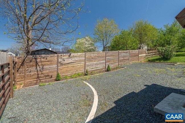 Building Photo - 1403 Burgess Ln