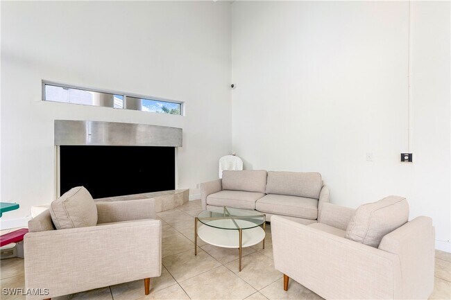 Building Photo - 108 Santa Clara Dr