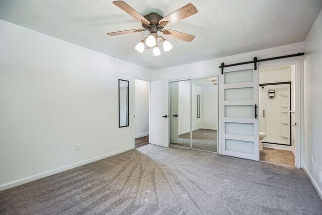 Building Photo - 12100 Silver Maple Dr