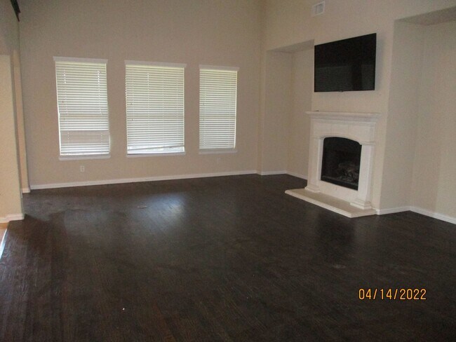 Building Photo - 2505 Mesa Glen Dr