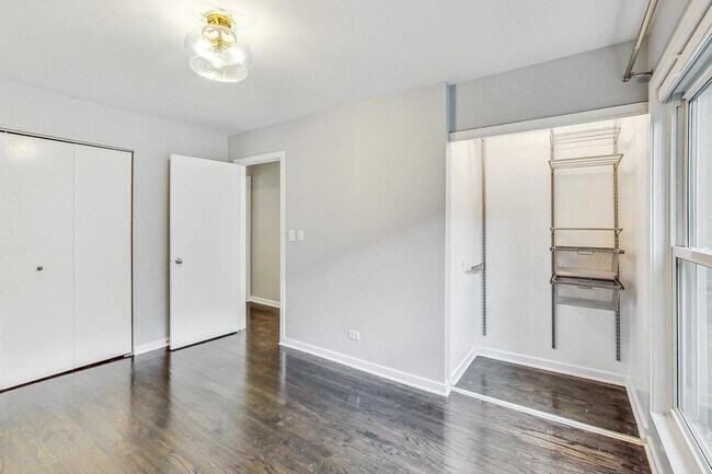 Building Photo - 1449 W Lexington St