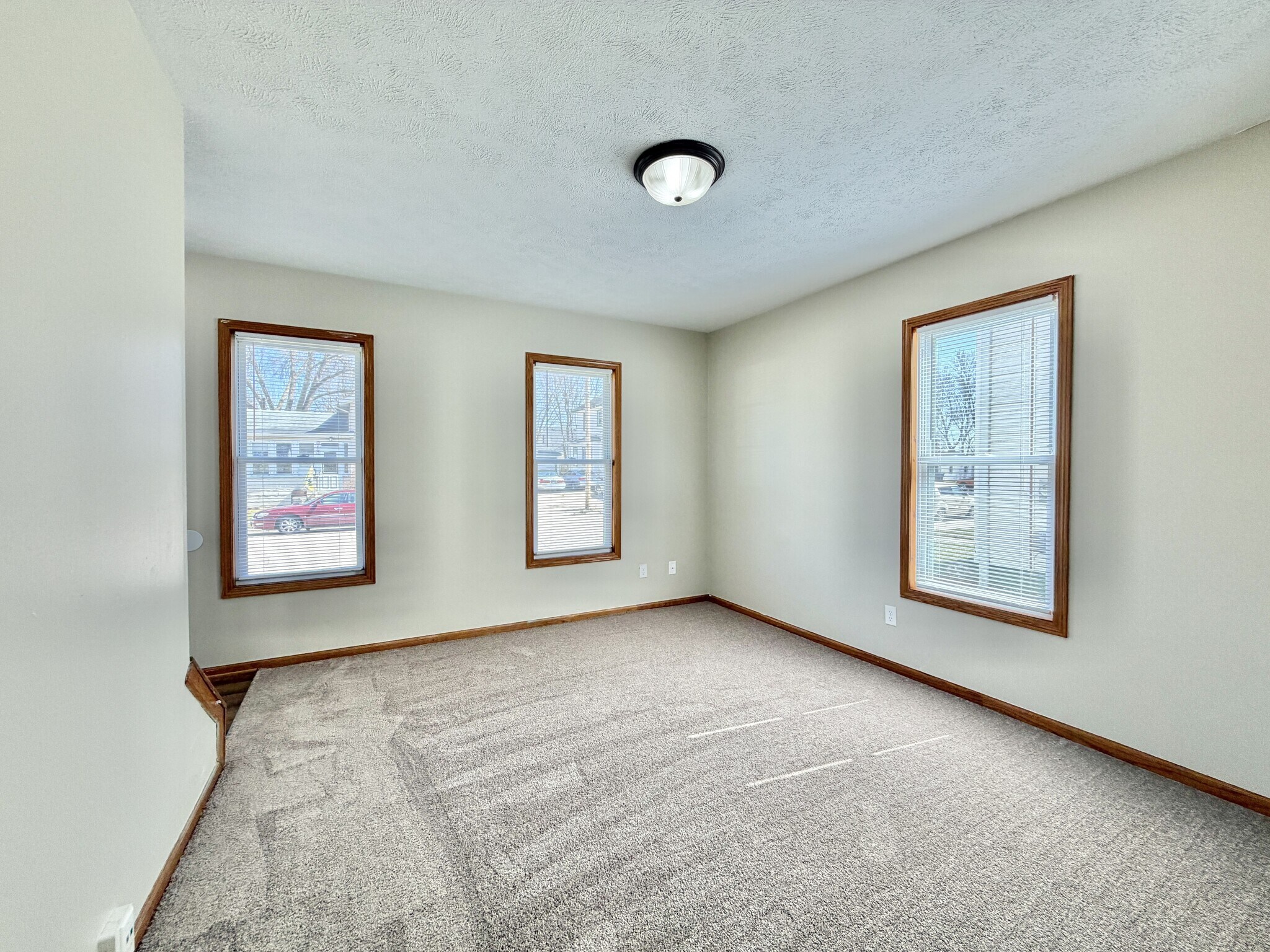 Building Photo - 612 Cherry St