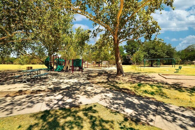 Building Photo - 1000 Arcadia Ave