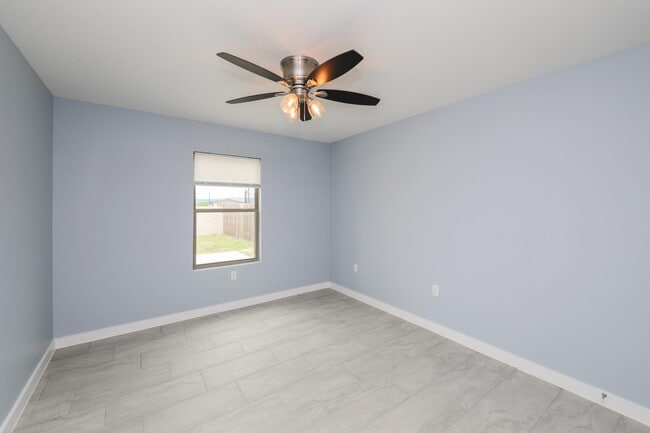 Building Photo - 3506 Jorge Sosa Dr