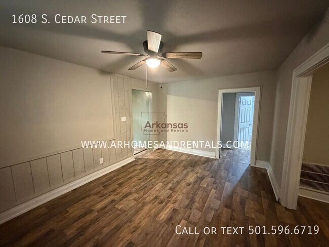 Building Photo - 1608 S Cedar St