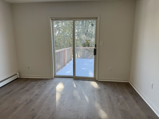 Building Photo - 295 Paulanne Terrace