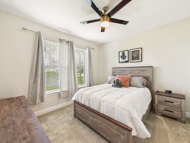 Building Photo - Furnished 3 Bedroom, 2 Bath Single-Family ...