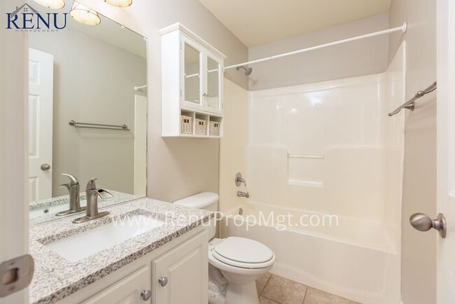 Building Photo - AVAILABLE NOW!! MOVE-IN SPECIAL!: 50% OFF ...