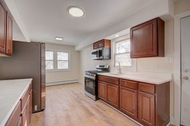 Building Photo - 18634 Bernadine St