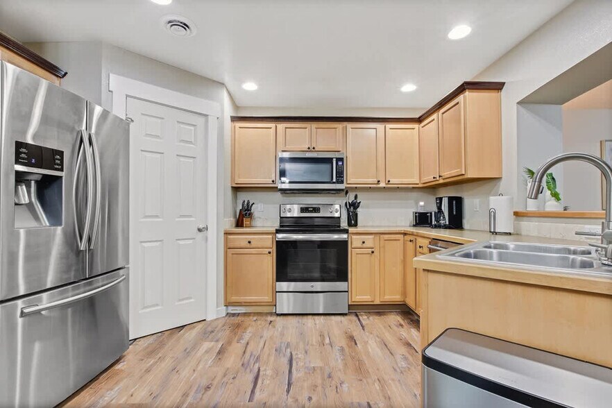 Building Photo - 3462 W Foxfire St