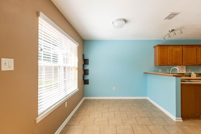 Building Photo - 4 BED 2 BATH NORTH WOOLMARKET SCHOOL DISTRICT!! THIS HOUSE IS A MUST SEE!!