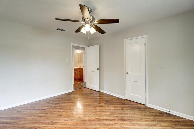 Building Photo - 722 Ralston Ave