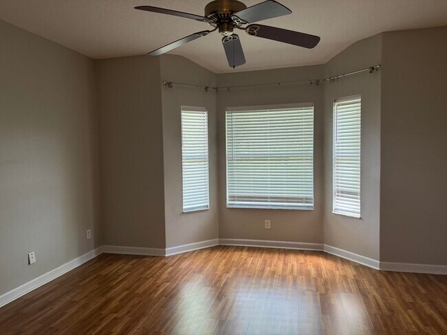 Building Photo - 3801 Kitty Hawk Ln SW