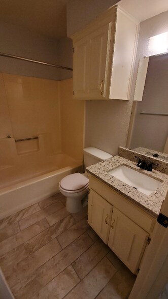 Building Photo - 2813 Shady Grove Dr