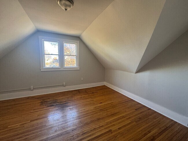 Building Photo - 302-304 Lenox Ave