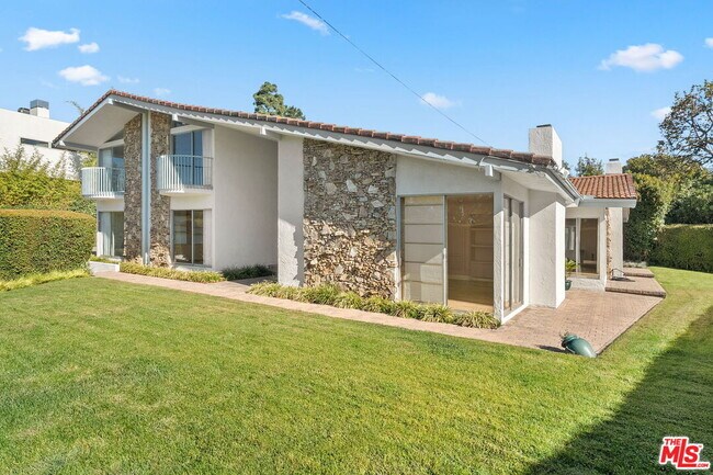 Building Photo - 650 N Tigertail Rd