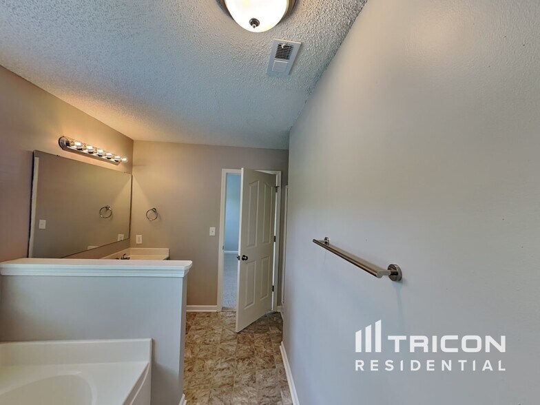 Building Photo - 10827 Azure Valley Pl