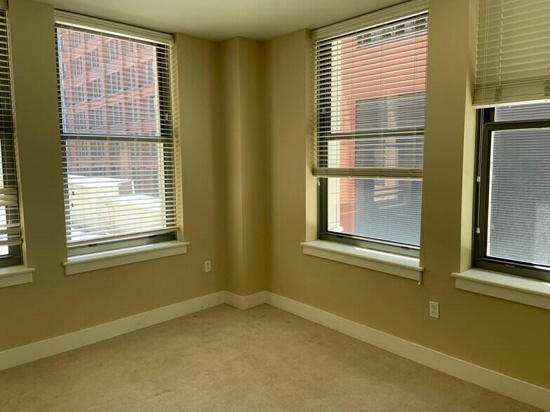 bedroom 2 - 314 N Broadway