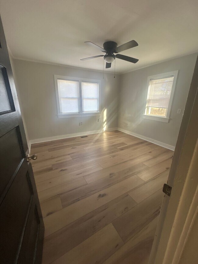 Building Photo - 266 Lilly Way