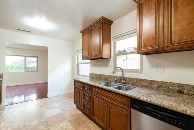 Building Photo - Chester Duplex