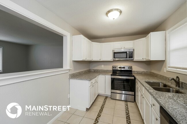 Building Photo - 6302 E 140th Terrace